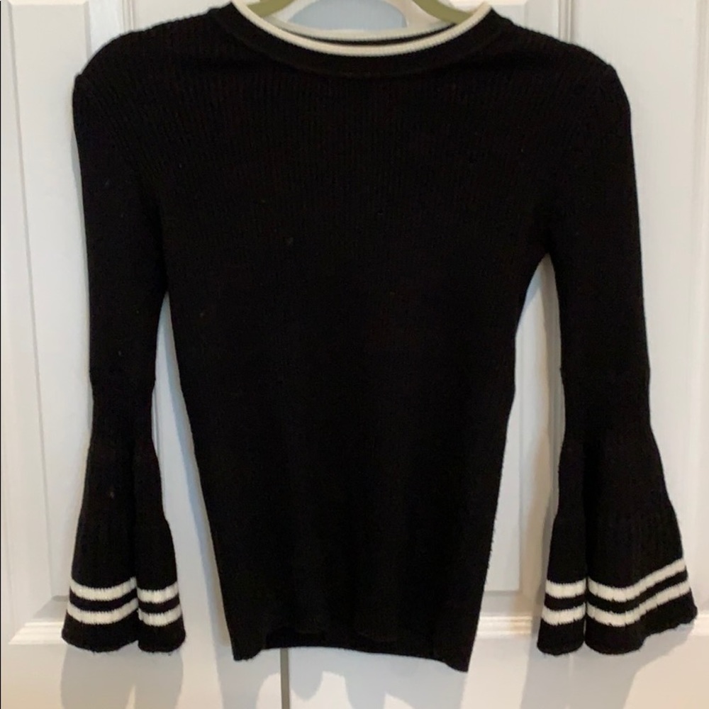 Black and white bell bottom sleeve shirt